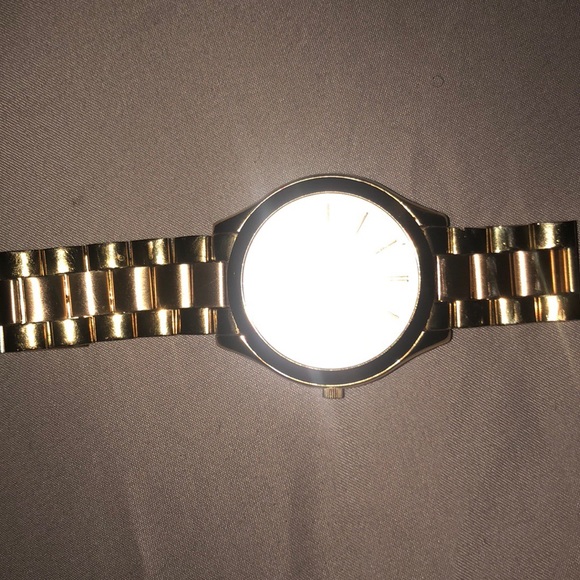 Micheal Kors Watch - Picture 2 of 3